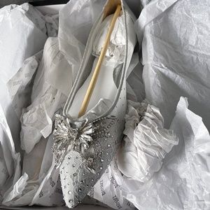 Badgley Mischka Kaitlin flats Brand new never worn SZ 9